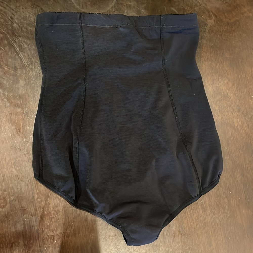 NWOT, BellyBandit Postpartum Scultping Girdle - Picture 3 of 3